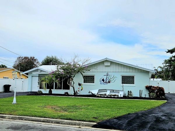 807 GRANDVIEW Boulevard, Fort Pierce, FL 34982