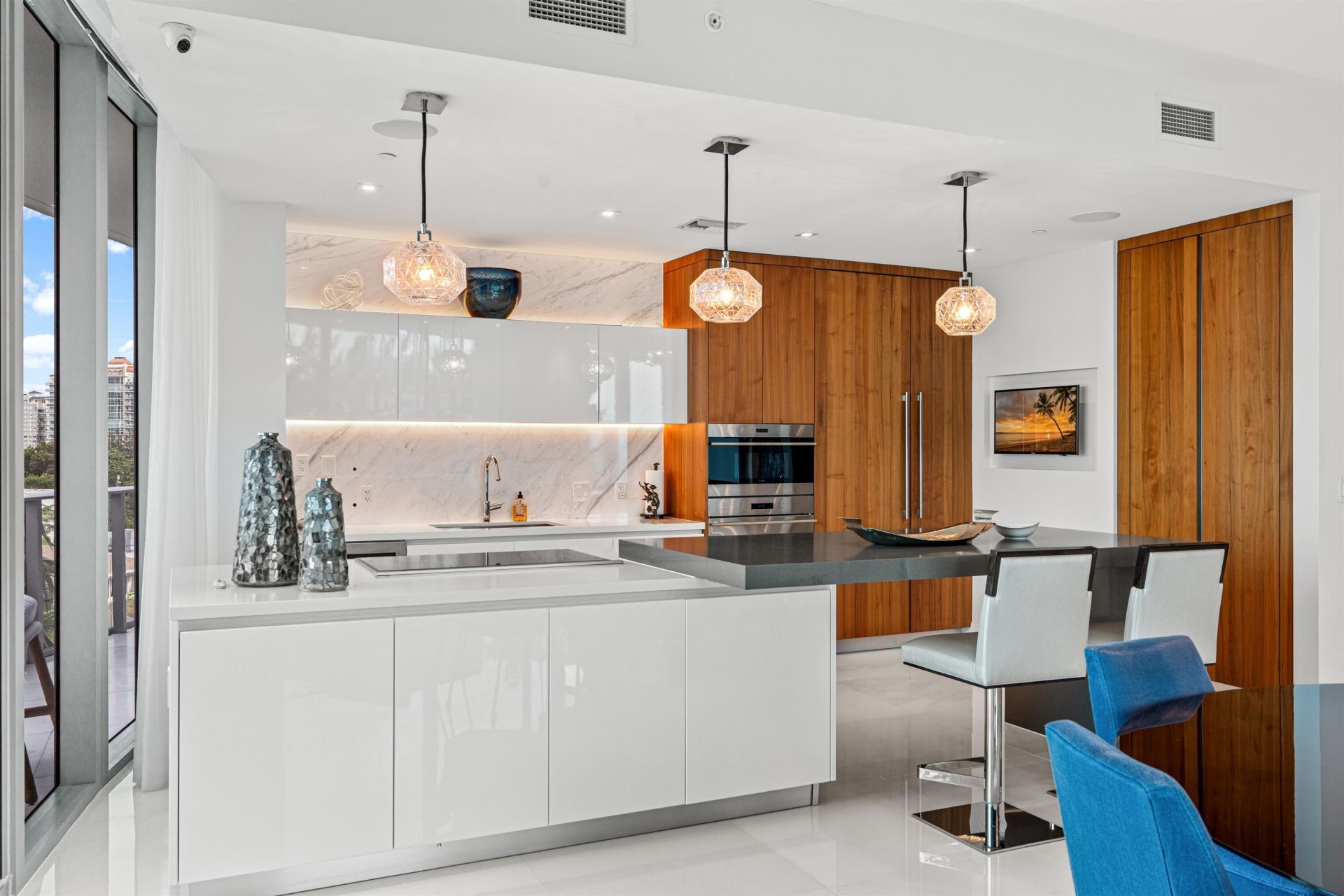 701 N Fort Lauderdale Beach Boulevard, Unit 405, Fort Lauderdale, FL 33304 Photo