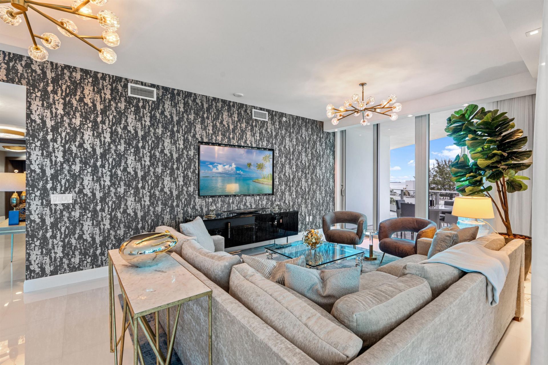 701 N Fort Lauderdale Beach Boulevard, Unit 405, Fort Lauderdale, FL 33304 Photo