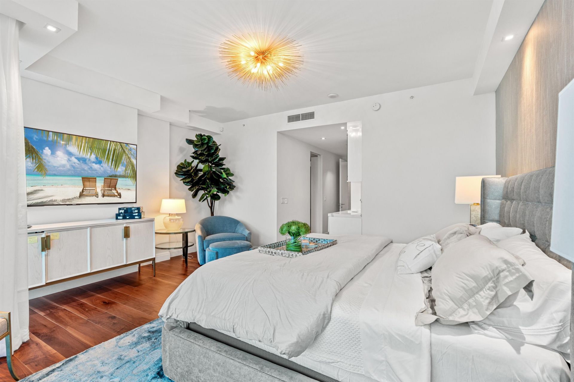 701 N Fort Lauderdale Beach Boulevard, Unit 405, Fort Lauderdale, FL 33304 Photo