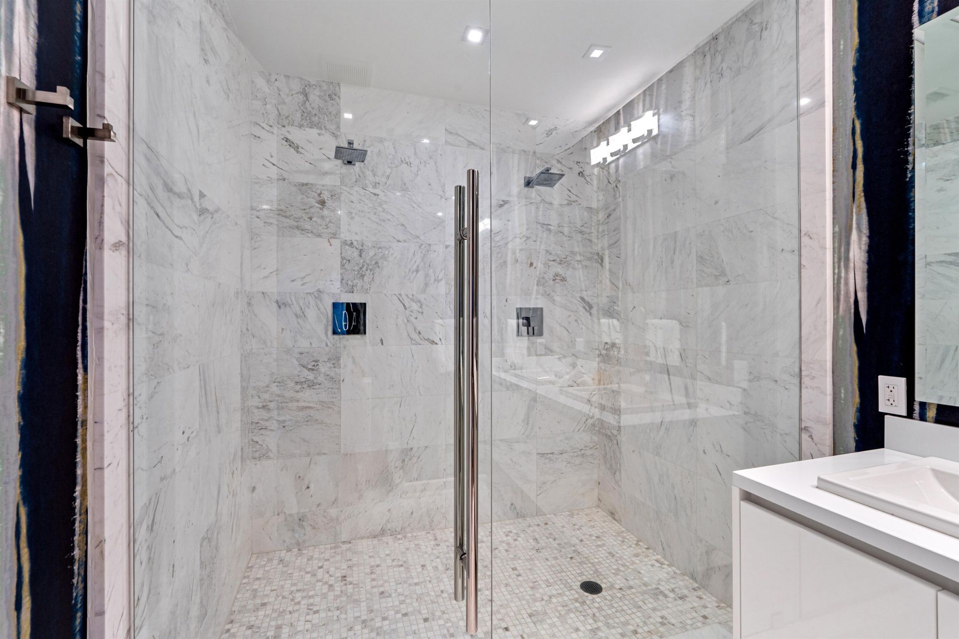 701 N Fort Lauderdale Beach Boulevard, Unit 405, Fort Lauderdale, FL 33304 Photo
