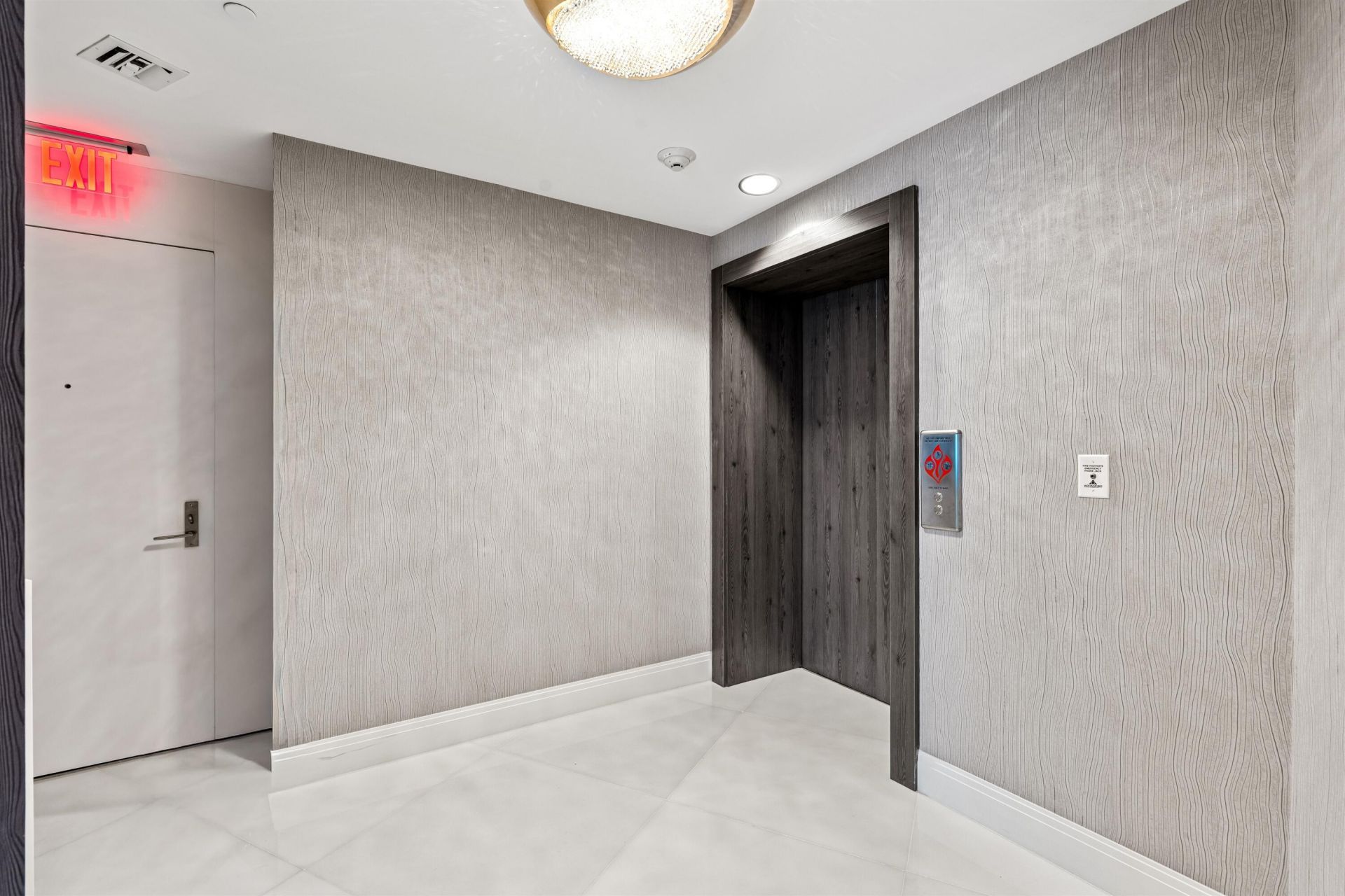 701 N Fort Lauderdale Beach Boulevard, Unit 405, Fort Lauderdale, FL 33304 Photo