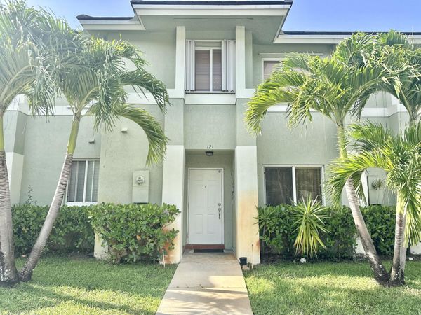 121 HIDDEN CT Road, Unit 11-C, Hollywood, FL 33023