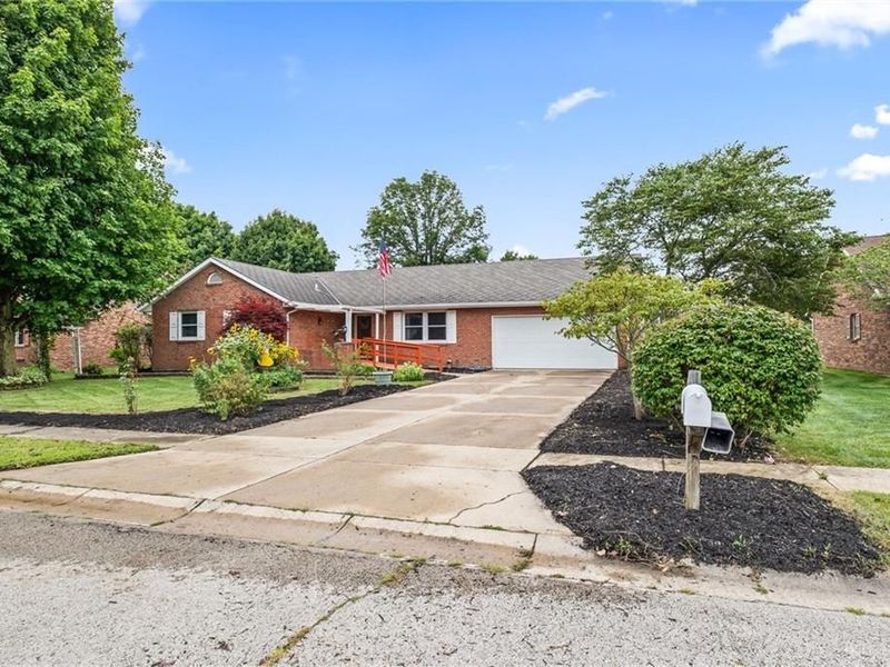 429 Meadowlark Lane, Eaton, OH 45320 Photo 2