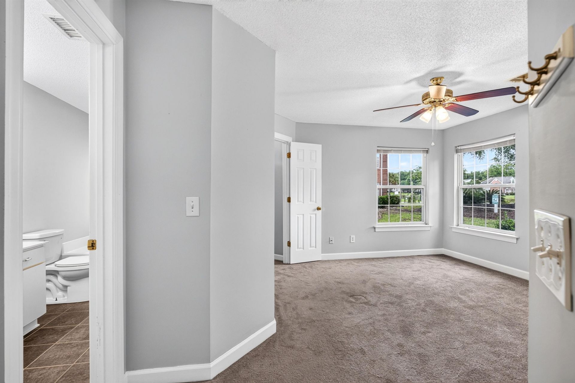 4391 Daphne Ln. Photo 12