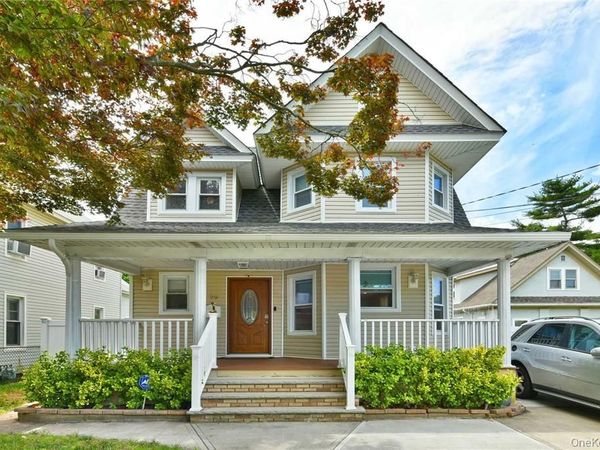 29 Archer Street , Freeport, NY 11520