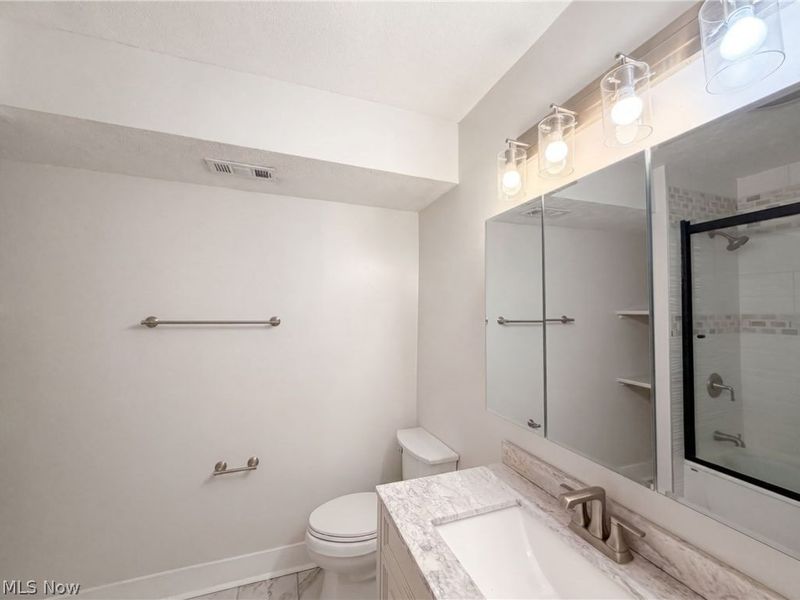 3407 Erin Avenue, Cleveland, OH 44113 Photo 9