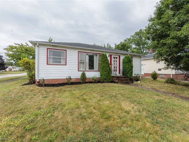11601 Glamer Drive, Parma, OH 44130 Photo 2