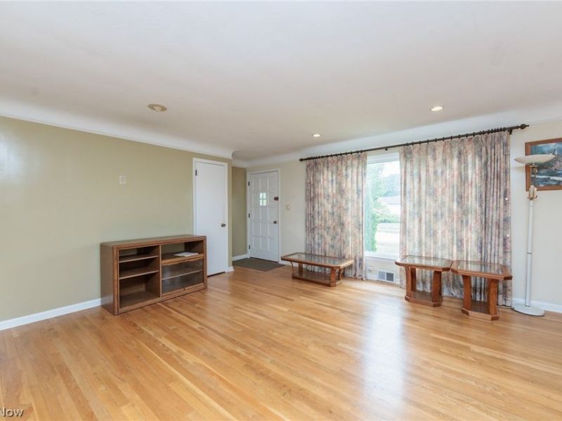 11601 Glamer Drive, Parma, OH 44130 Photo 3