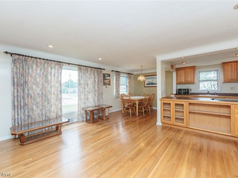 11601 Glamer Drive, Parma, OH 44130 Photo 6