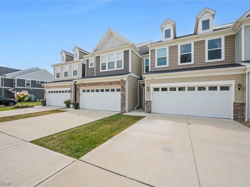 766 N Greenway Drive, Westlake, OH 44145 Photo 3
