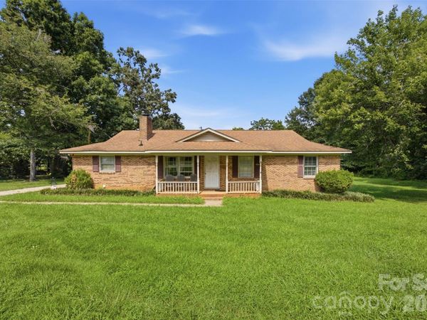 302 Charlotte Street, Alexis, NC 28006