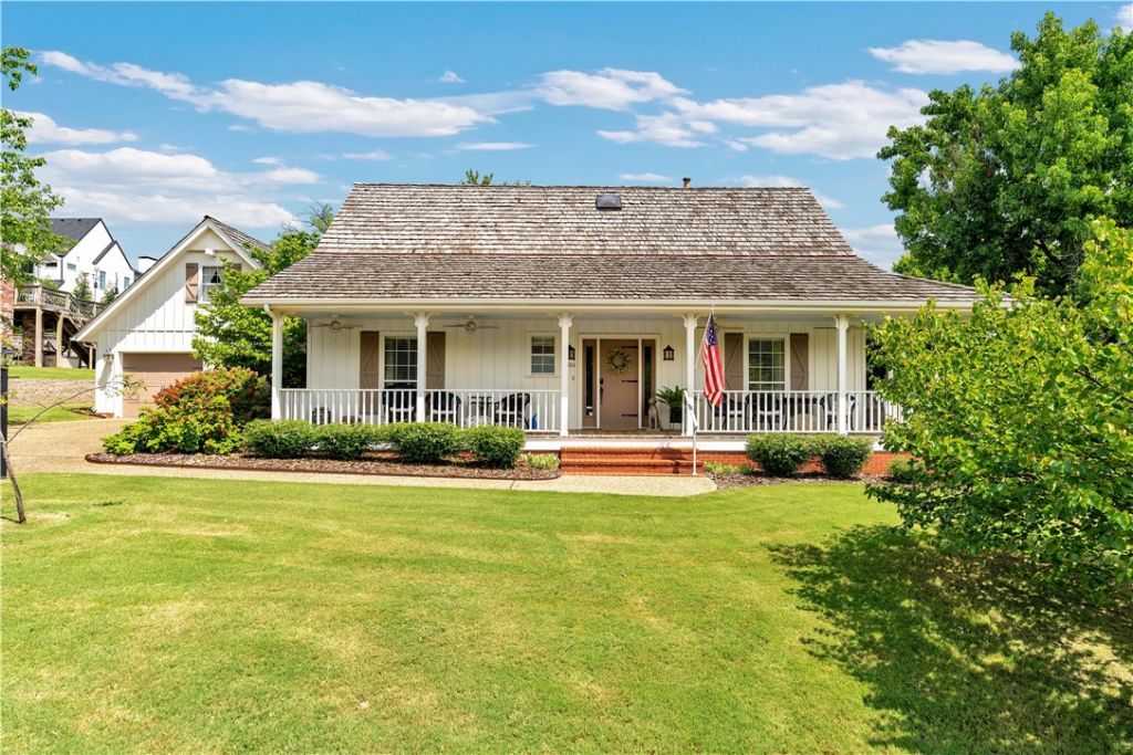 2180 E Camelot Place, Fayetteville, AR 72701 Main Photo