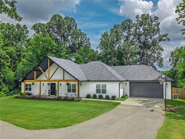 807 E Bowen Boulevard, Fayetteville, AR 72703
