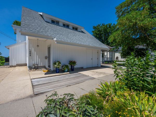 1002 Lake Boulevard, St. Joseph, MI 49085