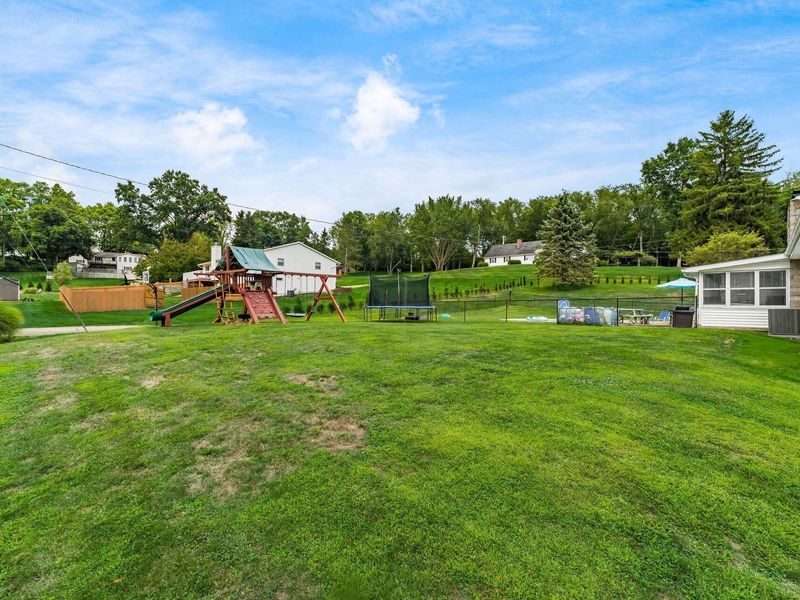 107 Linnell Drive NW, Granville, OH 43023 Photo 5