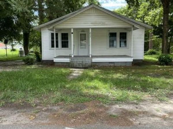 213 W Chelly Street, Warsaw, NC 28398