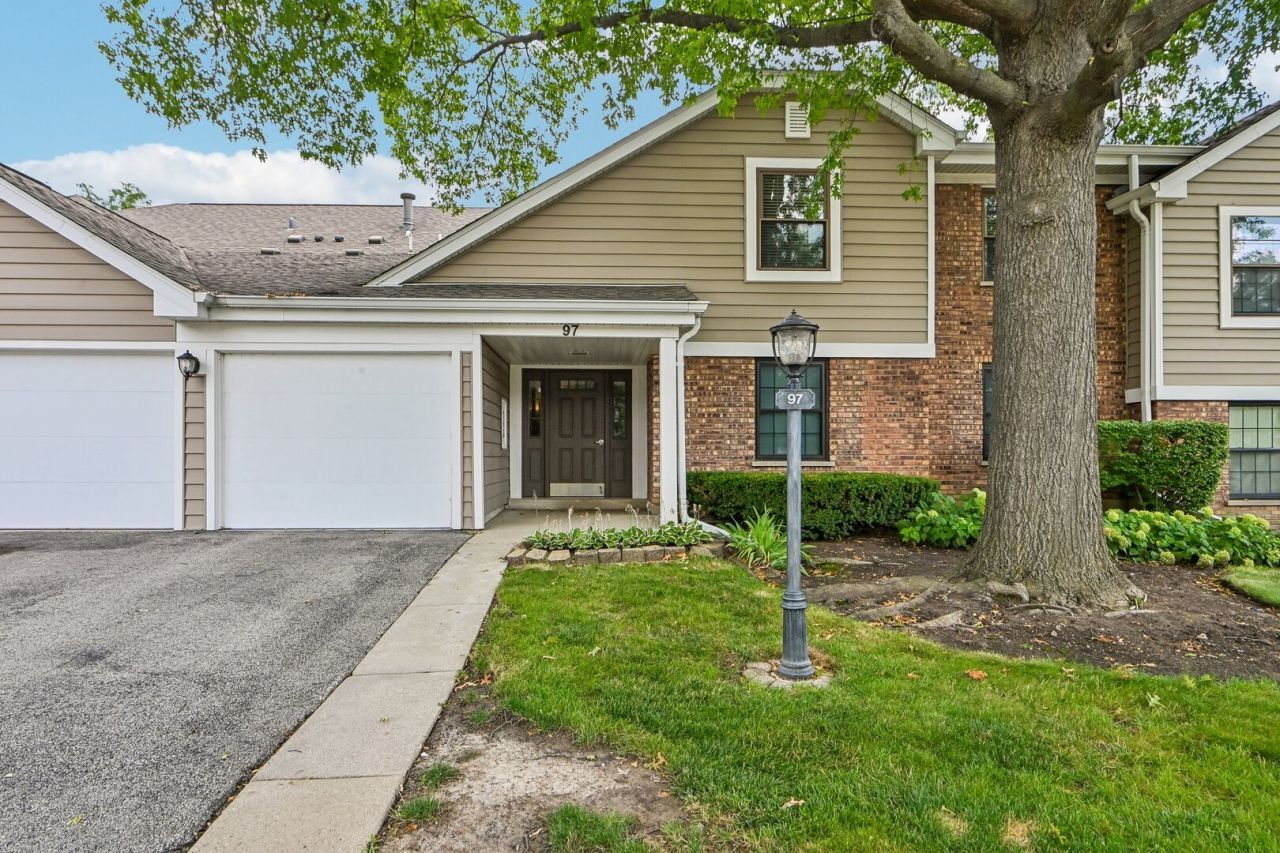 97 Burr Oak Lane, Unit A-2, Schaumburg, IL 60193 Main Photo