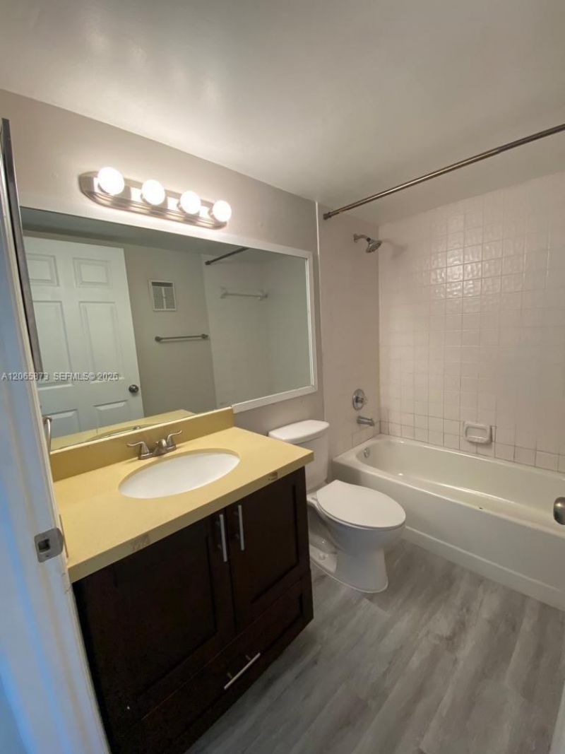 446 NE 210th Cir Ter, Unit 101-6A, Miami, FL 33179 Photo