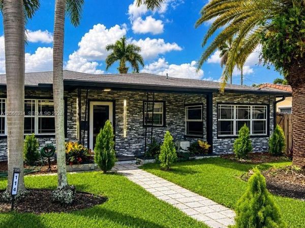 114 NE 2nd Pl , Dania Beach, FL 33004