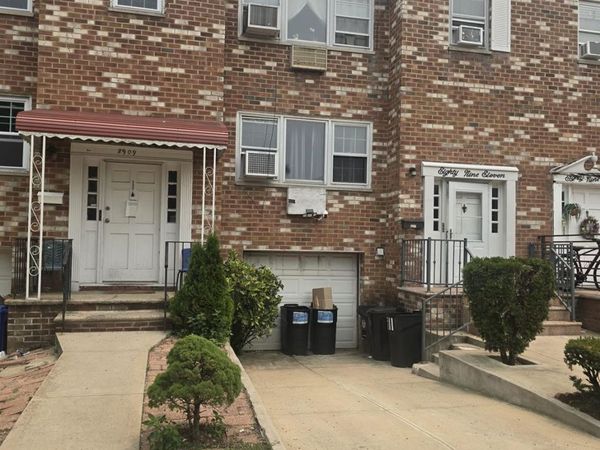 8911 Pontiac Street, Queens Village, NY 11427