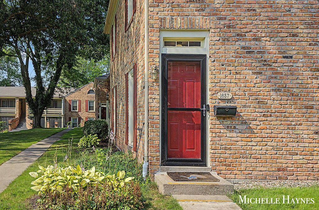 1857 Georgetown Drive Se, Unit 16, Grand Rapids, MI 49506 Main Photo