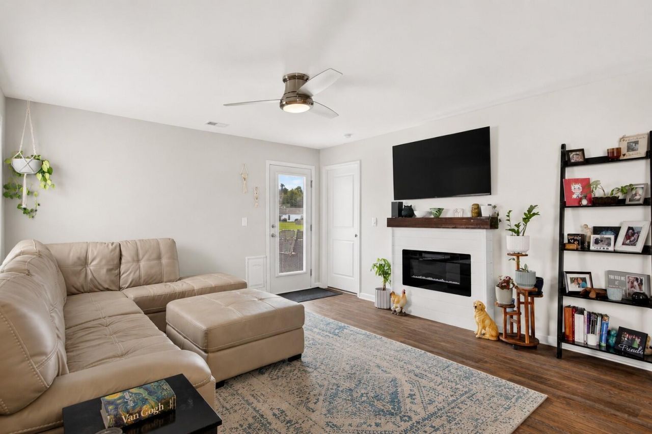 109 Clear Tide Drive Photo 6