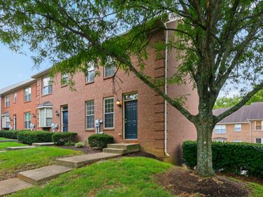 1156 Appian Crossing Way, Unit 201, Lexington, KY 40517
