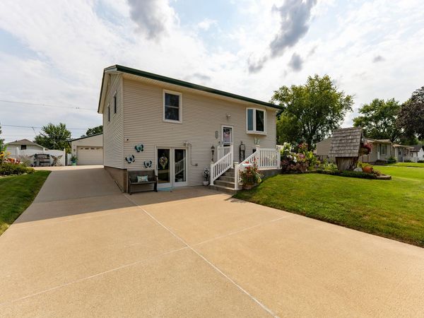 1535 Prospect Avenue , Clinton, IA 52372