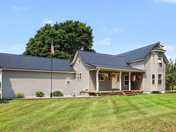 1530 S Nevins Road, Sidney, MI 48885