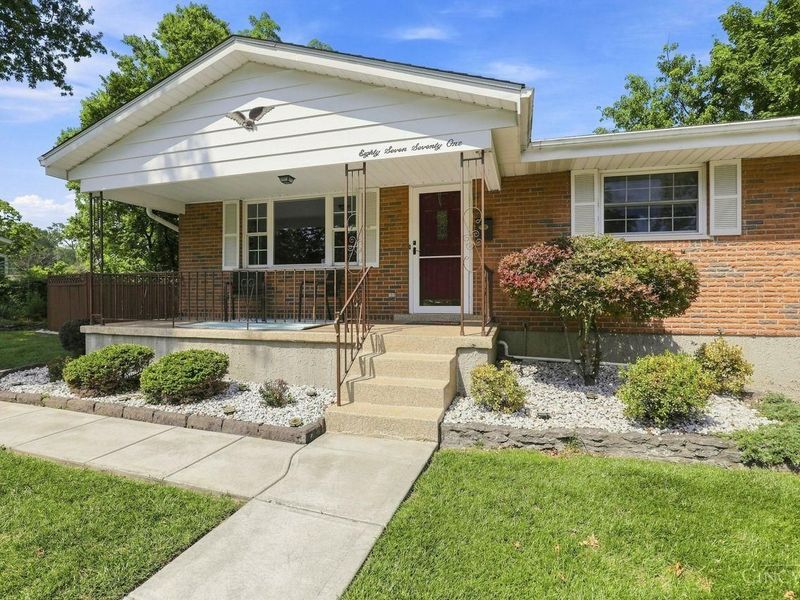8771 Brittany Drive, Blue Ash, OH 45242 Photo 2