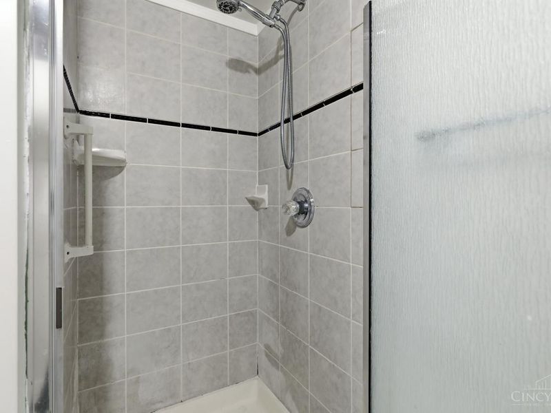 8771 Brittany Drive, Blue Ash, OH 45242 Photo 31
