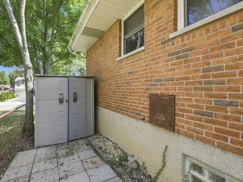 8771 Brittany Drive, Blue Ash, OH 45242 Photo 36