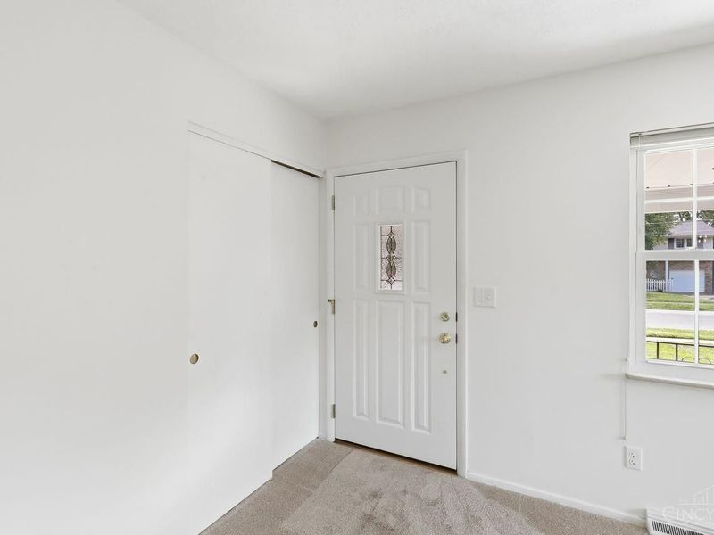 8771 Brittany Drive, Blue Ash, OH 45242 Photo 6