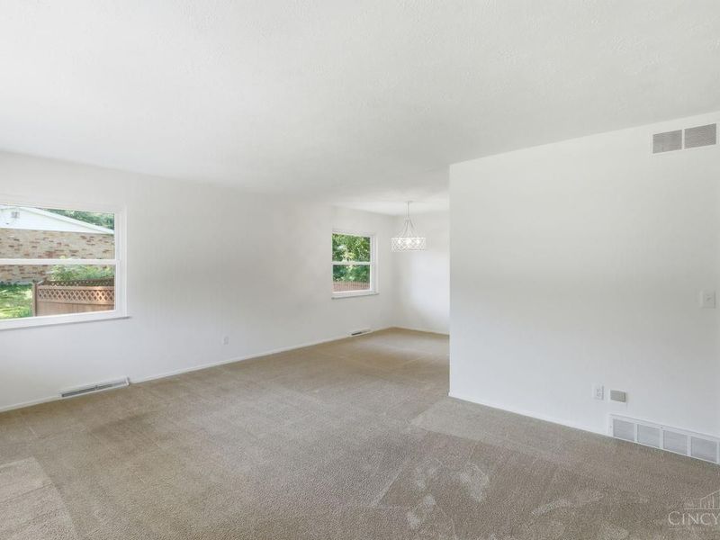 8771 Brittany Drive, Blue Ash, OH 45242 Photo 7