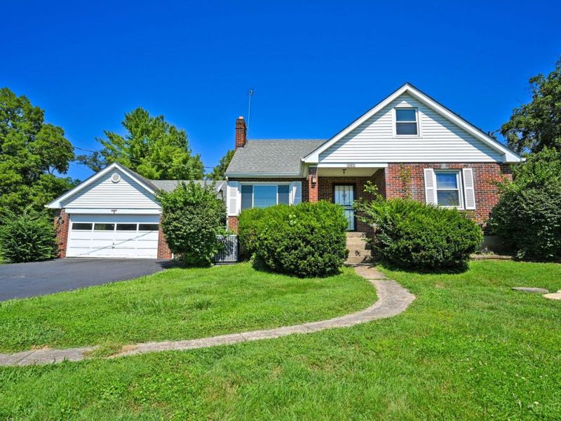 8240 Camargo Road, Madeira, OH 45243 Photo 2
