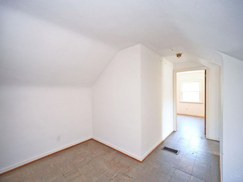 8240 Camargo Road, Madeira, OH 45243 Photo 22