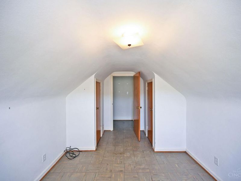 8240 Camargo Road, Madeira, OH 45243 Photo 26