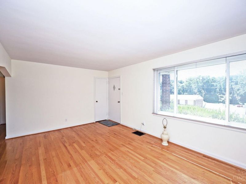8240 Camargo Road, Madeira, OH 45243 Photo 6