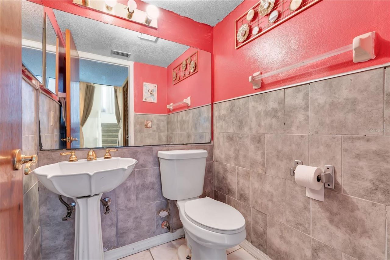 9824 Surrey Ridge Road, Orlando, FL 32825 Photo