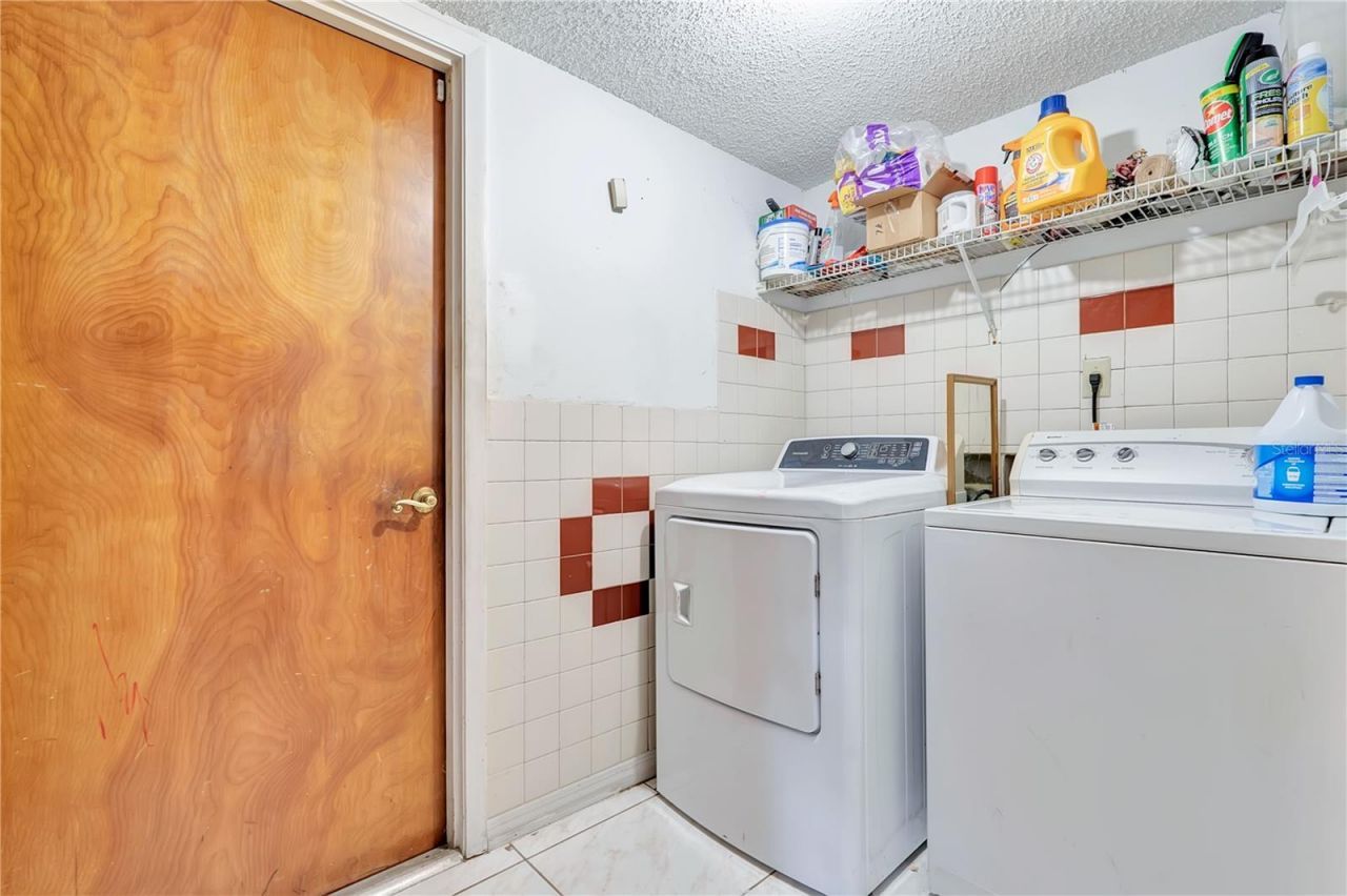 9824 Surrey Ridge Road, Orlando, FL 32825 Photo