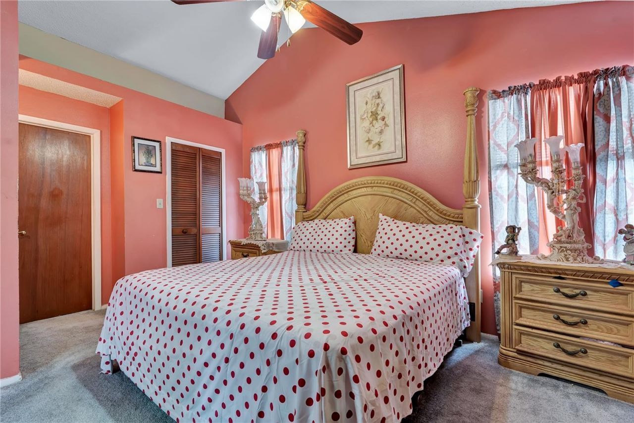 9824 Surrey Ridge Road, Orlando, FL 32825 Photo
