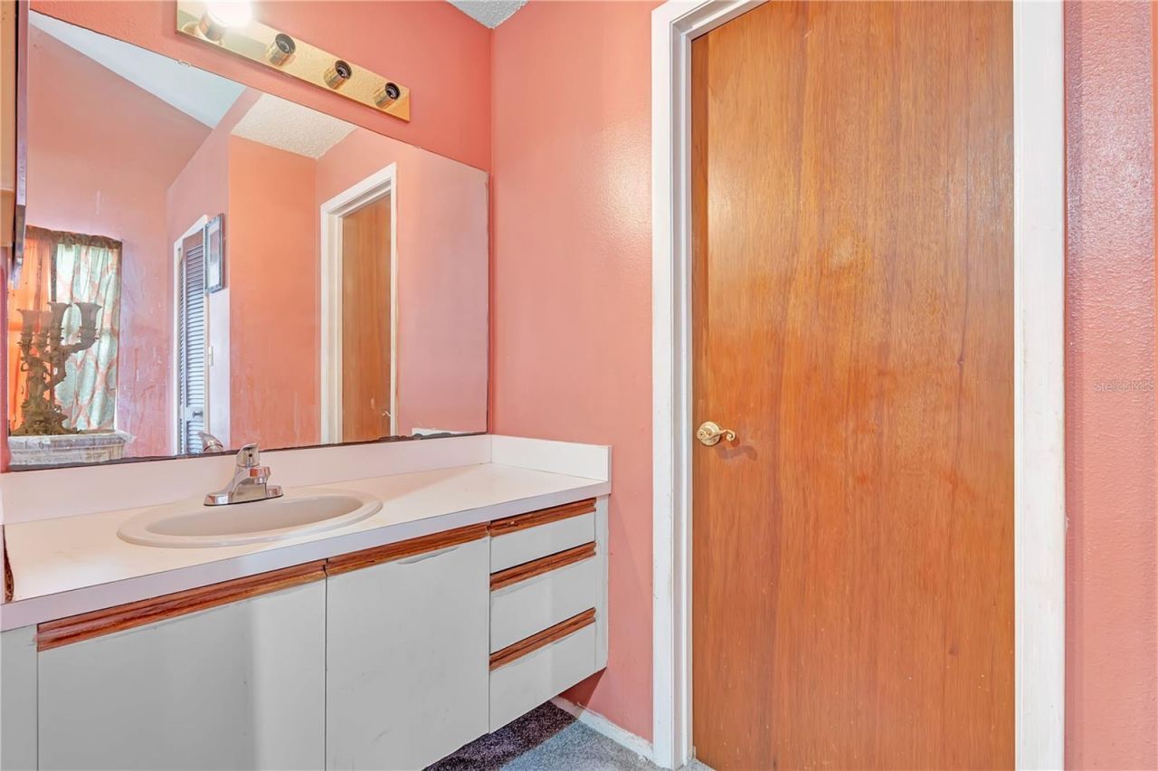 9824 Surrey Ridge Road, Orlando, FL 32825 Photo