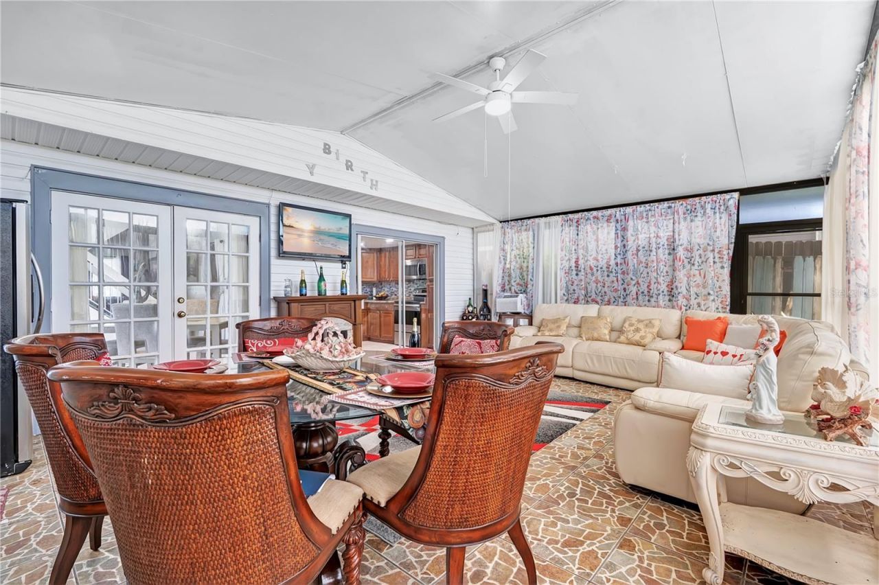 9824 Surrey Ridge Road, Orlando, FL 32825 Photo