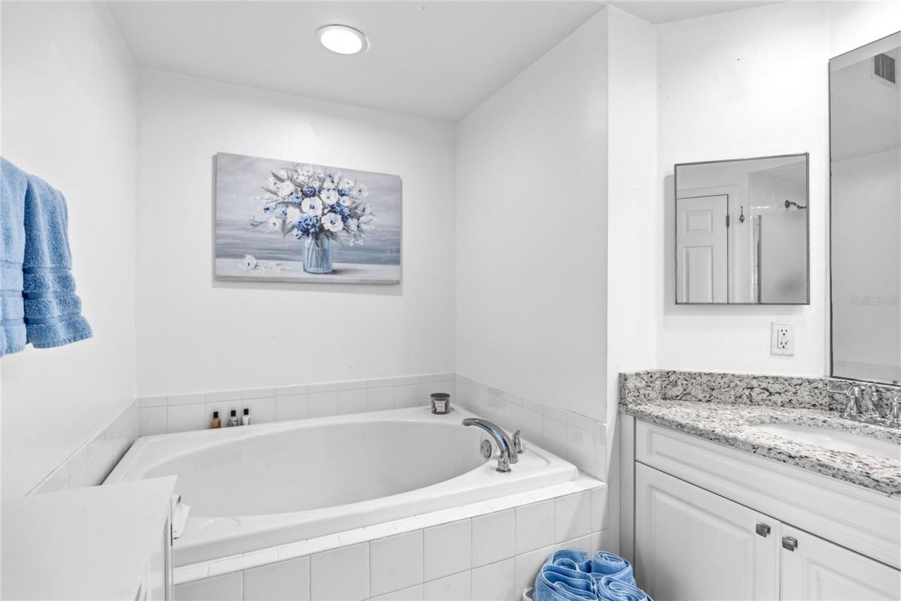 960 Starkey Road, Unit 3106, Largo, FL 33771 Photo