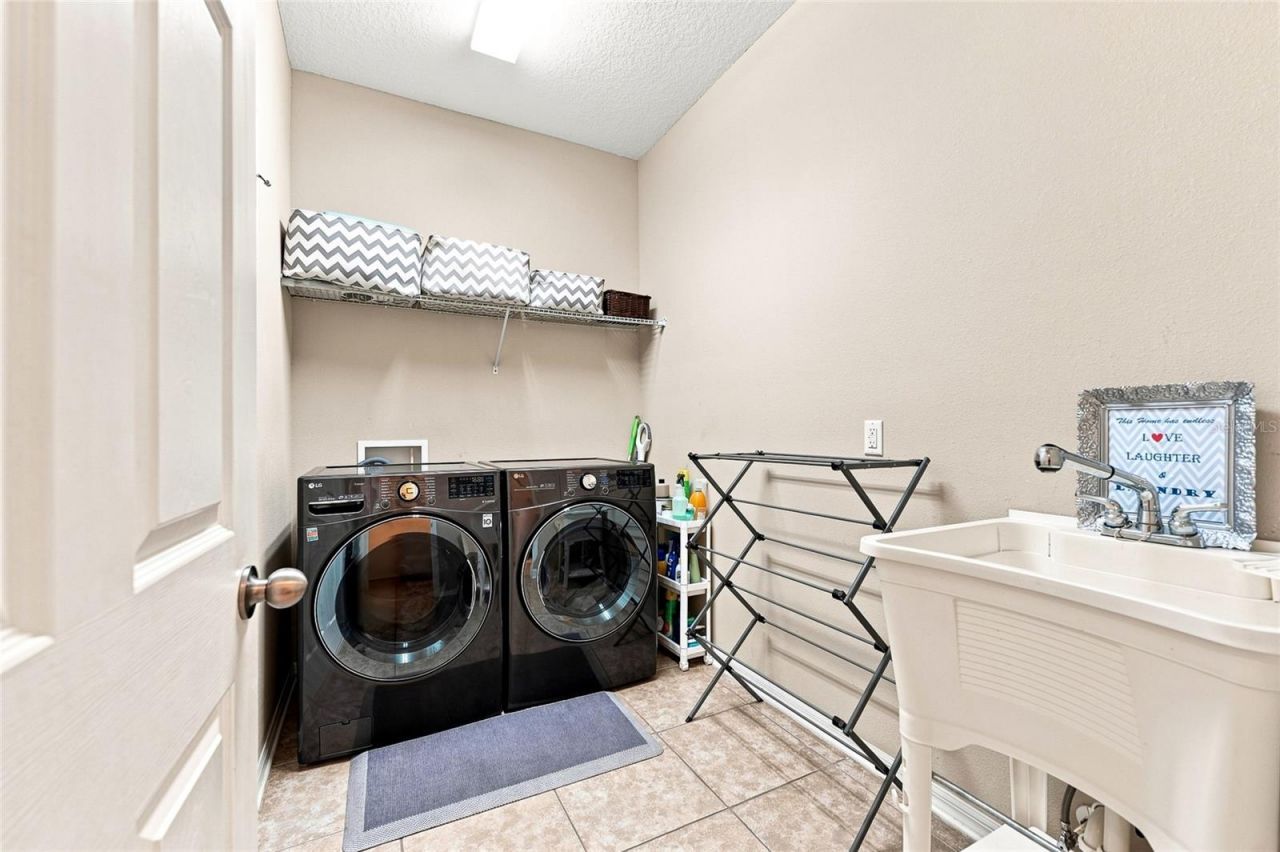 1008 Oakcrest Drive, Brandon, FL 33510 Photo