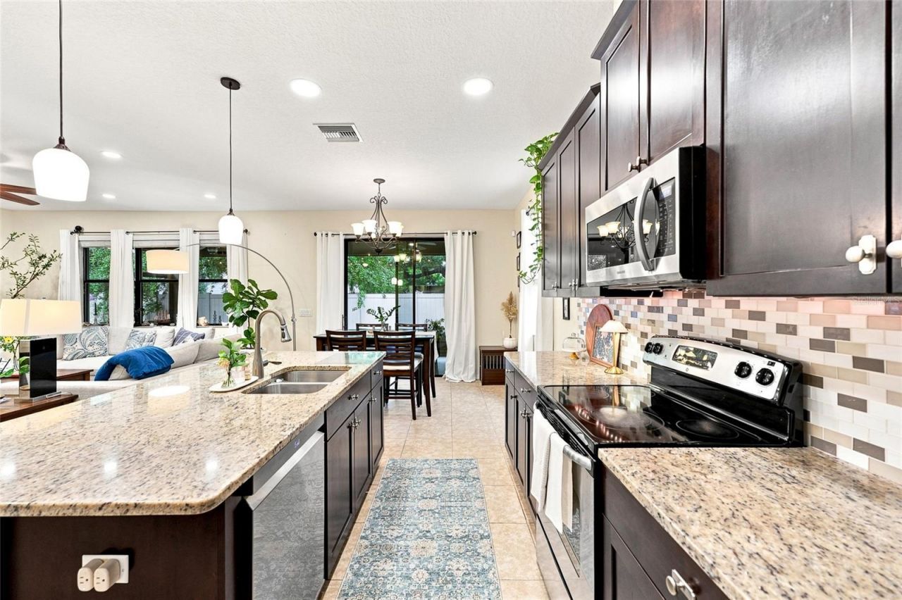 1008 Oakcrest Drive, Brandon, FL 33510 Photo