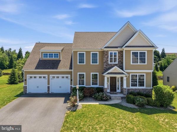 354 AMBER DRIVE, LITITZ, PA 17543
