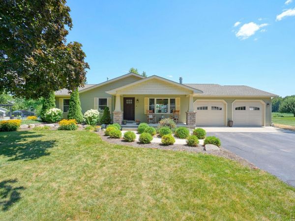 2915 Lee Marie , Adrian, MI 49221