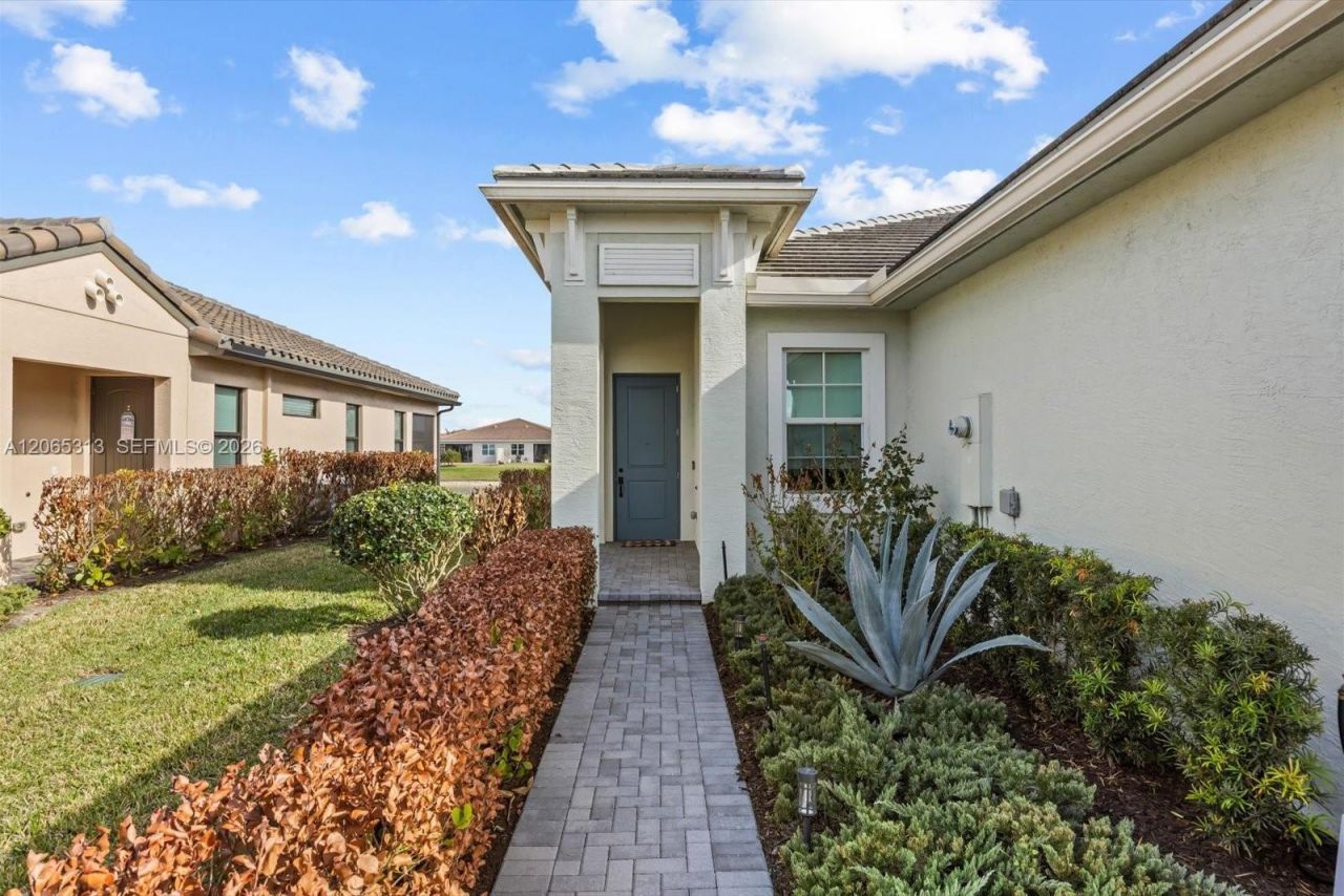 27033 SW Viterbo Way, Port Saint Lucie, FL 34986 Photo